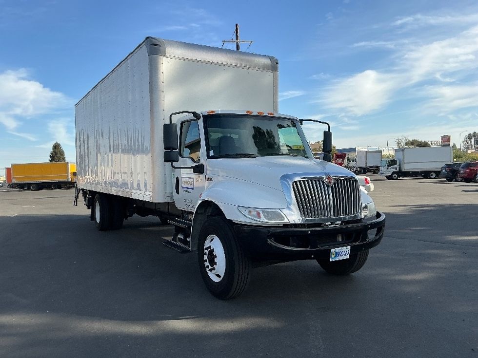 Medium Duty Box Truck-Light and Medium Duty Trucks-International-2020-MV607-West Sacramento-CA-135,117\n\t\tmiles-$ 42,500 - Image 1