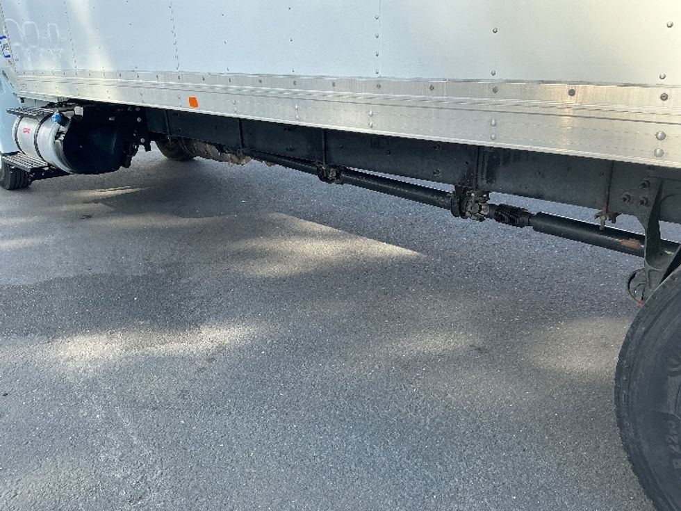 Medium Duty Box Truck-Light and Medium Duty Trucks-International-2020-MV607-West Sacramento-CA-135,117\n\t\tmiles-$ 42,500 - Image 5