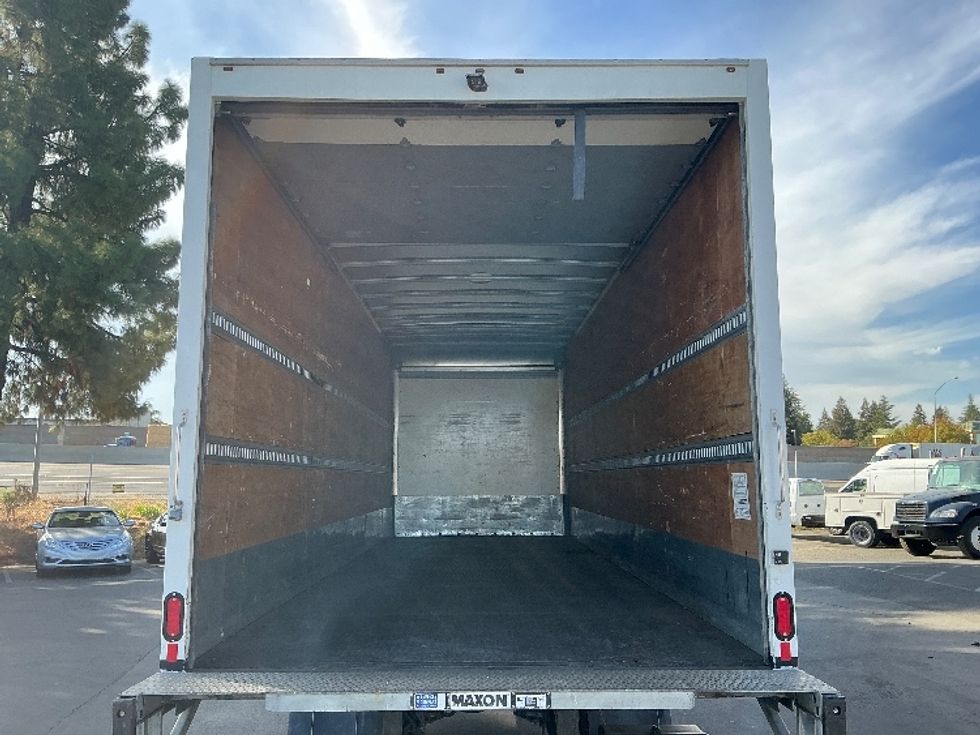 Medium Duty Box Truck-Light and Medium Duty Trucks-International-2020-MV607-West Sacramento-CA-135,117\n\t\tmiles-$ 42,500 - Image 8