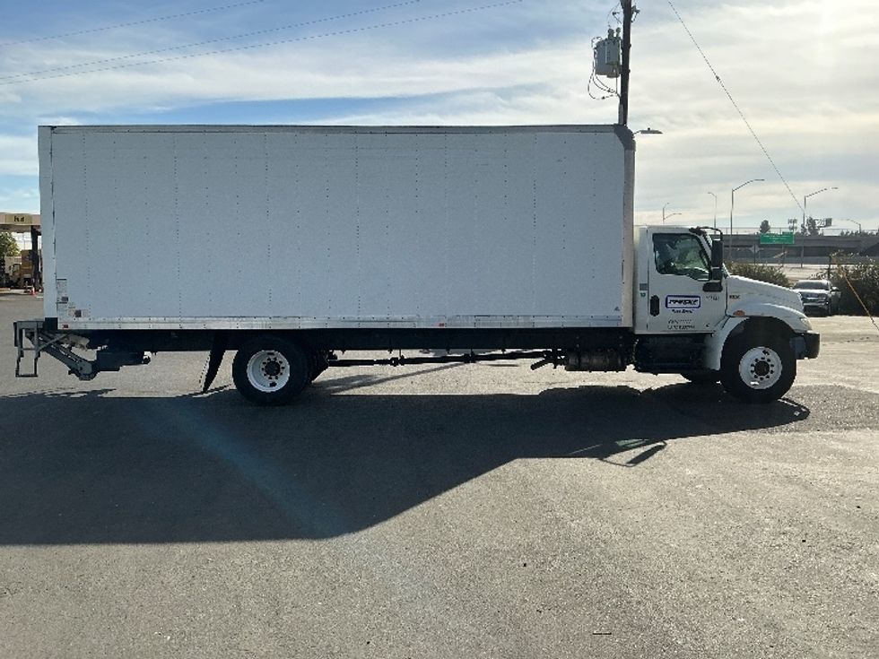 Medium Duty Box Truck-Light and Medium Duty Trucks-International-2020-MV607-West Sacramento-CA-135,117\n\t\tmiles-$ 42,500 - Image 15