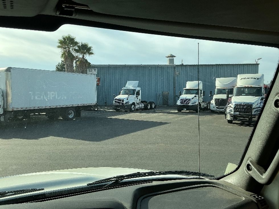 Medium Duty Box Truck-Light and Medium Duty Trucks-International-2020-MV607-West Sacramento-CA-135,117\n\t\tmiles-$ 42,500 - Image 20