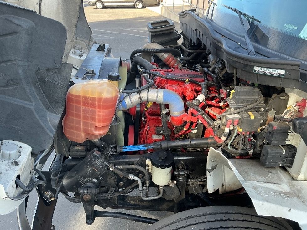 Medium Duty Box Truck-Light and Medium Duty Trucks-International-2020-MV607-West Sacramento-CA-135,117\n\t\tmiles-$ 42,500 - Image 23