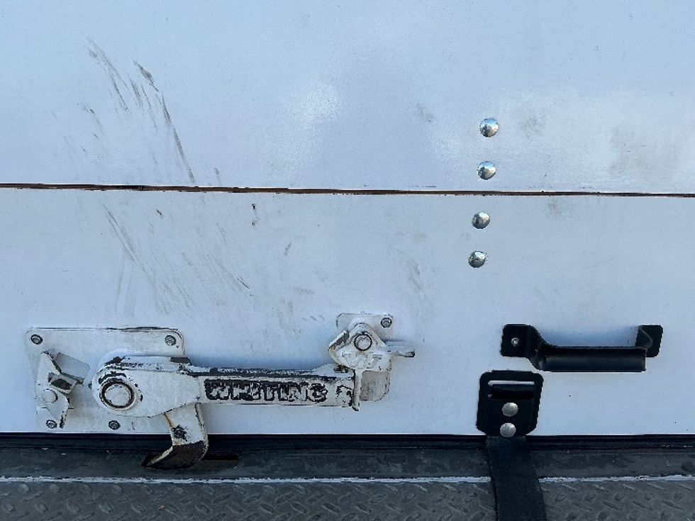 Medium Duty Box Truck-Light and Medium Duty Trucks-International-2020-MV607-West Sacramento-CA-135,117\n\t\tmiles-$ 42,500 - Image 24