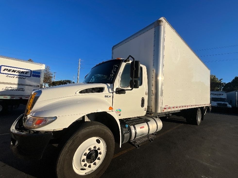 Medium Duty Box Truck-Light and Medium Duty Trucks-International-2020-MV607-West Sacramento-CA-136,440\n\t\tmiles-$ 62,250 - Image 3