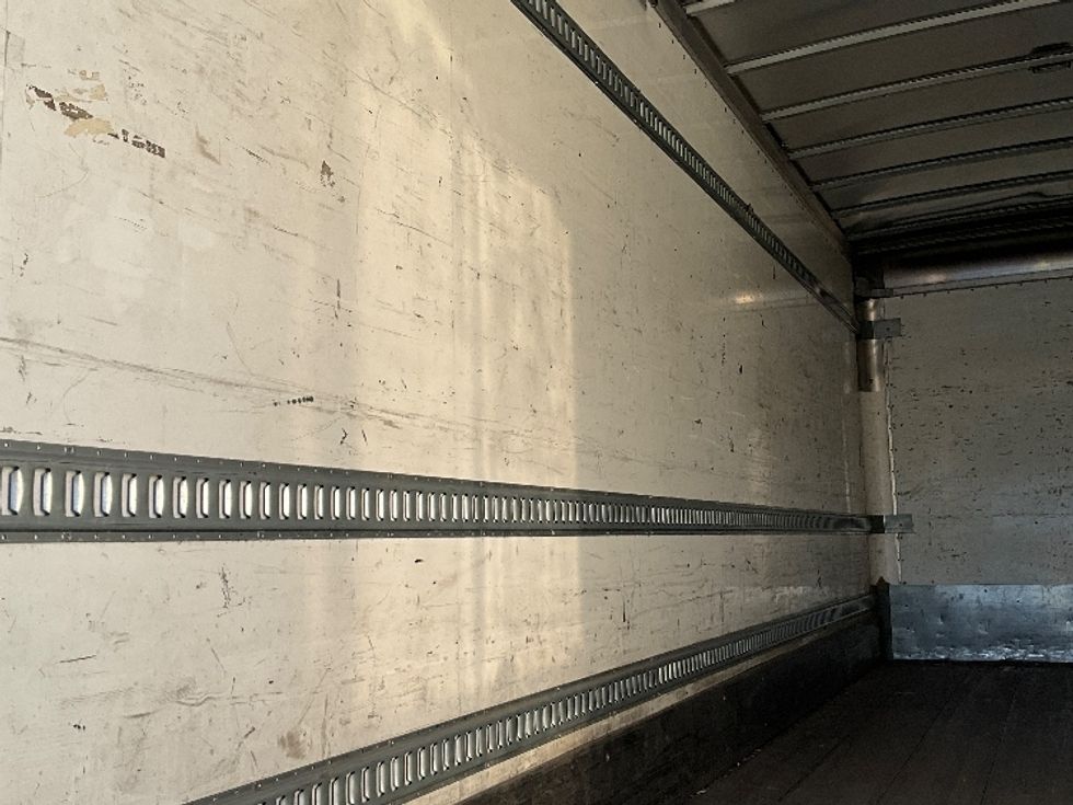 Medium Duty Box Truck-Light and Medium Duty Trucks-International-2020-MV607-West Sacramento-CA-136,440\n\t\tmiles-$ 62,250 - Image 11