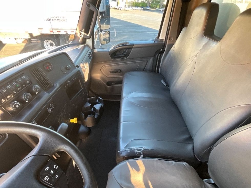 Medium Duty Box Truck-Light and Medium Duty Trucks-International-2020-MV607-West Sacramento-CA-136,440\n\t\tmiles-$ 62,250 - Image 19