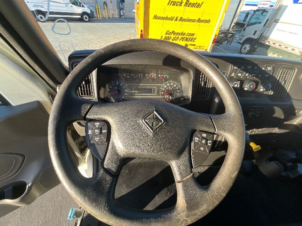 Medium Duty Box Truck-Light and Medium Duty Trucks-International-2020-MV607-West Sacramento-CA-136,440\n\t\tmiles-$ 62,250 - Image 17