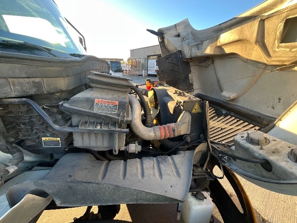 Medium Duty Box Truck-Light and Medium Duty Trucks-International-2020-MV607-West Sacramento-CA-136,440\n\t\tmiles-$ 62,250 - Image 23