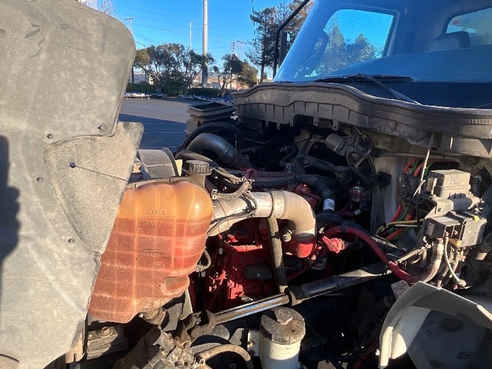 Medium Duty Box Truck-Light and Medium Duty Trucks-International-2020-MV607-West Sacramento-CA-136,440\n\t\tmiles-$ 62,250 - Image 24