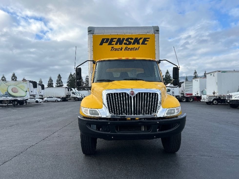 Medium Duty Box Truck-Light and Medium Duty Trucks-International-2020-MV607-West Sacramento-CA-137,287\n\t\tmiles-$ 55,750 - Image 2