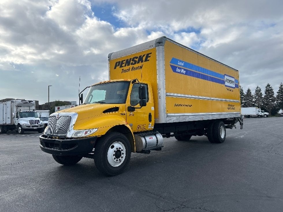 Medium Duty Box Truck-Light and Medium Duty Trucks-International-2020-MV607-West Sacramento-CA-137,287\n\t\tmiles-$ 55,750 - Image 3