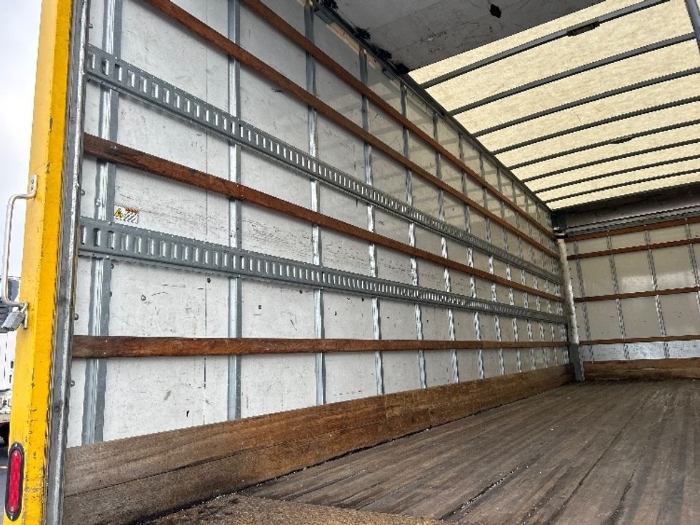 Medium Duty Box Truck-Light and Medium Duty Trucks-International-2020-MV607-West Sacramento-CA-137,287\n\t\tmiles-$ 55,750 - Image 11