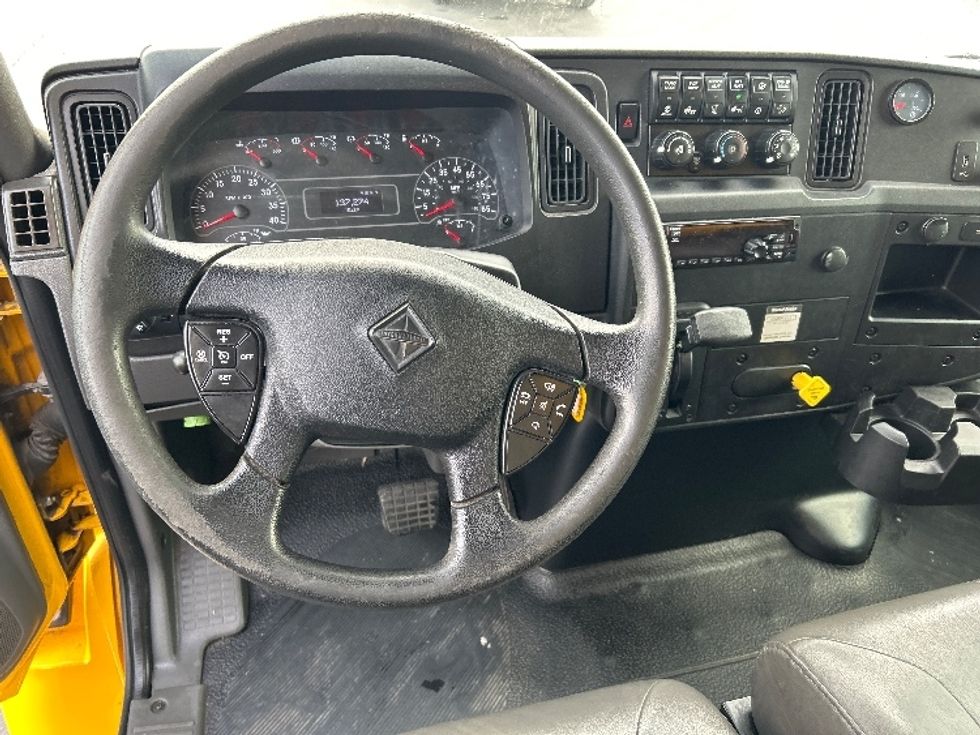 Medium Duty Box Truck-Light and Medium Duty Trucks-International-2020-MV607-West Sacramento-CA-137,287\n\t\tmiles-$ 55,750 - Image 18