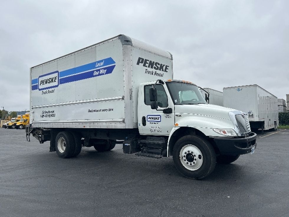 Medium Duty Box Truck-Light and Medium Duty Trucks-International-2020-MV607-West Sacramento-CA-137,335\n\t\tmiles-$ 48,750 - Image 1