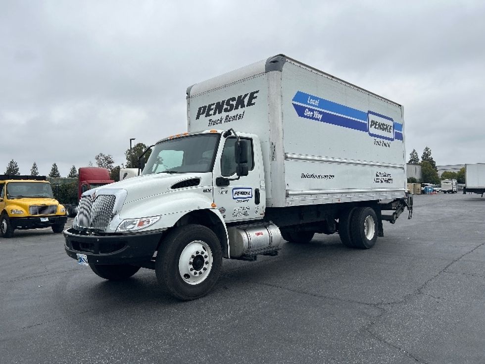 Medium Duty Box Truck-Light and Medium Duty Trucks-International-2020-MV607-West Sacramento-CA-137,335\n\t\tmiles-$ 48,750 - Image 3