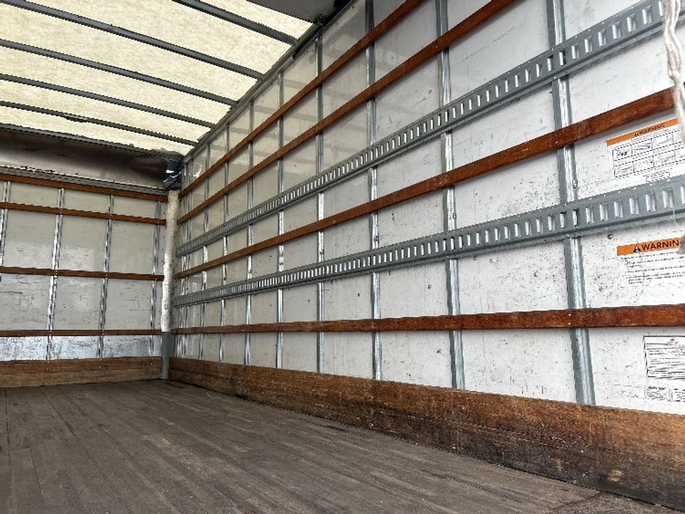 Medium Duty Box Truck-Light and Medium Duty Trucks-International-2020-MV607-West Sacramento-CA-137,335\n\t\tmiles-$ 48,750 - Image 12