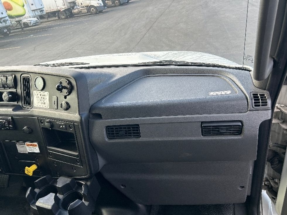 Medium Duty Box Truck-Light and Medium Duty Trucks-International-2020-MV607-West Sacramento-CA-137,335\n\t\tmiles-$ 48,750 - Image 20