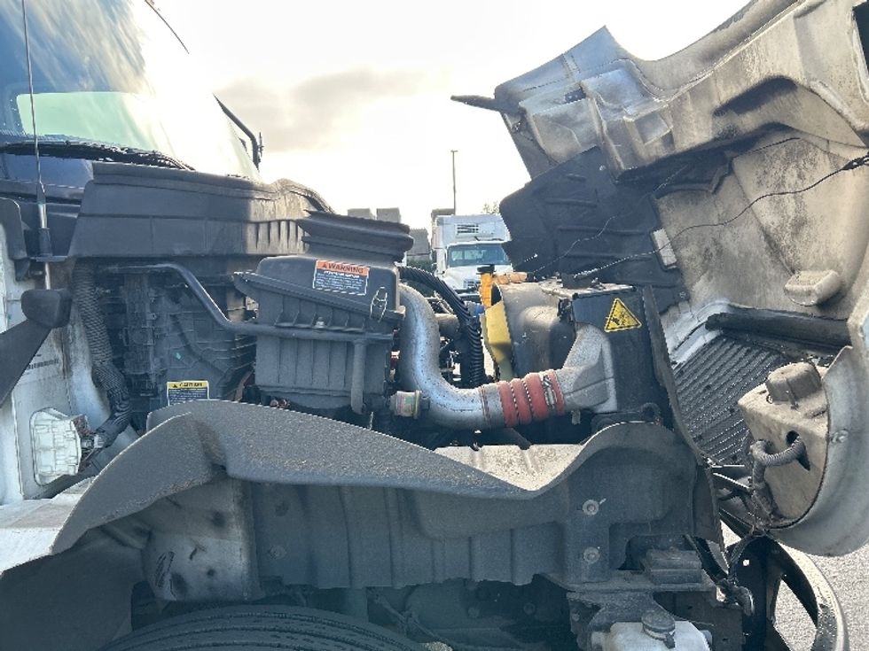 Medium Duty Box Truck-Light and Medium Duty Trucks-International-2020-MV607-West Sacramento-CA-137,335\n\t\tmiles-$ 48,750 - Image 22