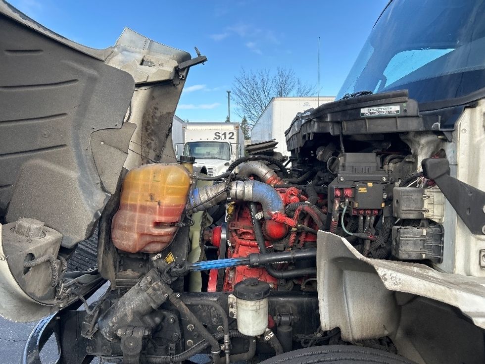 Medium Duty Box Truck-Light and Medium Duty Trucks-International-2020-MV607-West Sacramento-CA-137,335\n\t\tmiles-$ 48,750 - Image 23