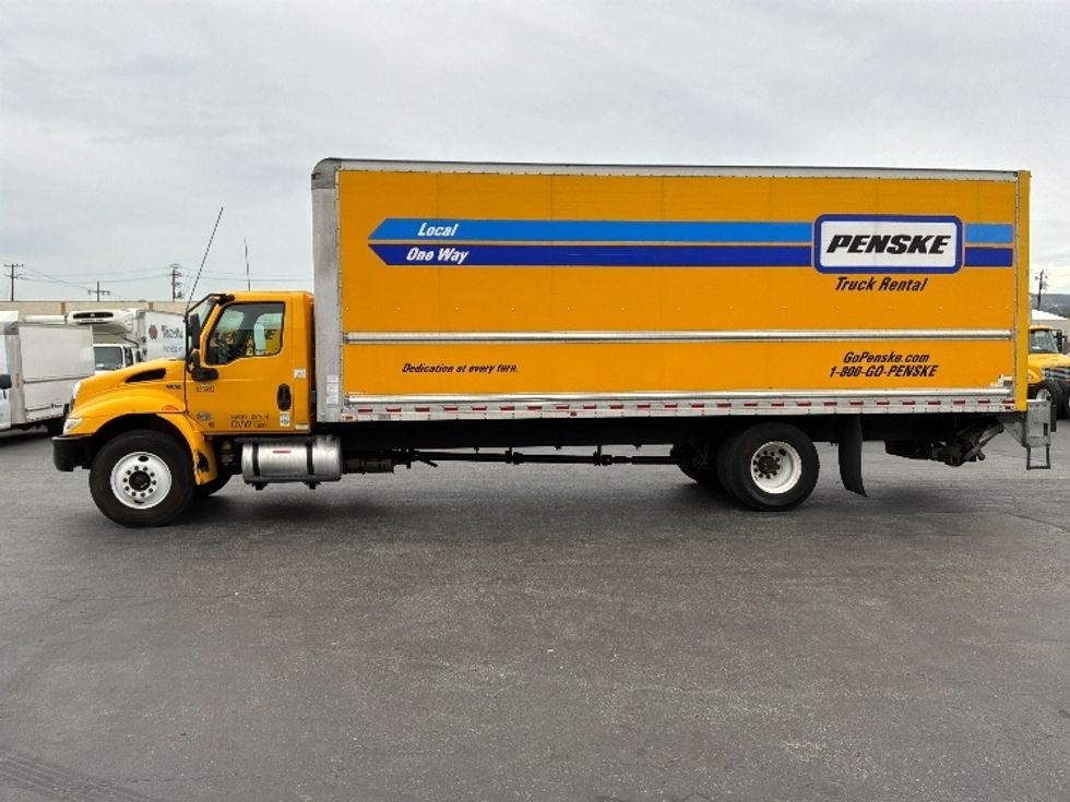Medium Duty Box Truck-Light and Medium Duty Trucks-International-2020-MV607-West Sacramento-CA-137,867\n\t\tmiles-$ 55,500 - Image 4