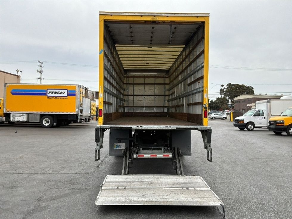 Medium Duty Box Truck-Light and Medium Duty Trucks-International-2020-MV607-West Sacramento-CA-137,867\n\t\tmiles-$ 55,500 - Image 9