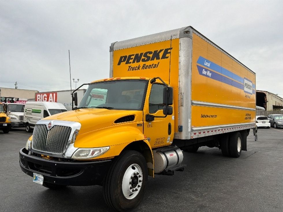 Medium Duty Box Truck-Light and Medium Duty Trucks-International-2020-MV607-West Sacramento-CA-137,867\n\t\tmiles-$ 55,500 - Image 3