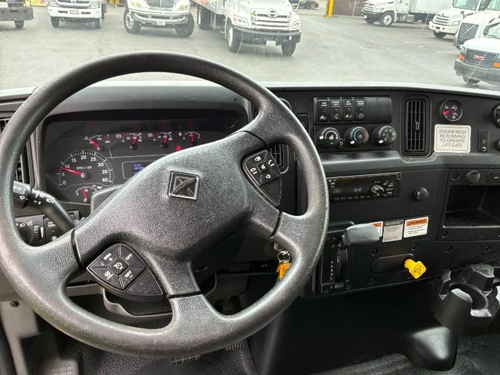 Medium Duty Box Truck-Light and Medium Duty Trucks-International-2020-MV607-West Sacramento-CA-137,867\n\t\tmiles-$ 55,500 - Image 18