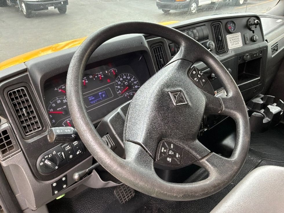 Medium Duty Box Truck-Light and Medium Duty Trucks-International-2020-MV607-West Sacramento-CA-137,867\n\t\tmiles-$ 55,500 - Image 17
