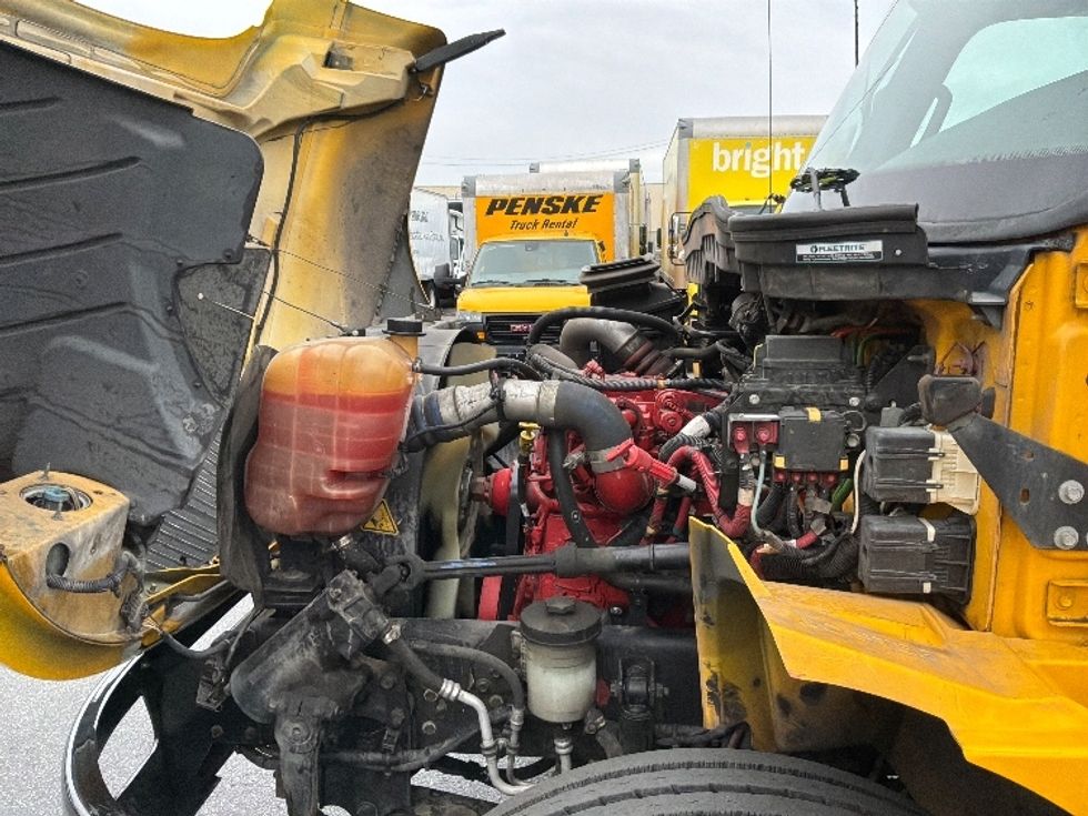 Medium Duty Box Truck-Light and Medium Duty Trucks-International-2020-MV607-West Sacramento-CA-137,867\n\t\tmiles-$ 55,500 - Image 24