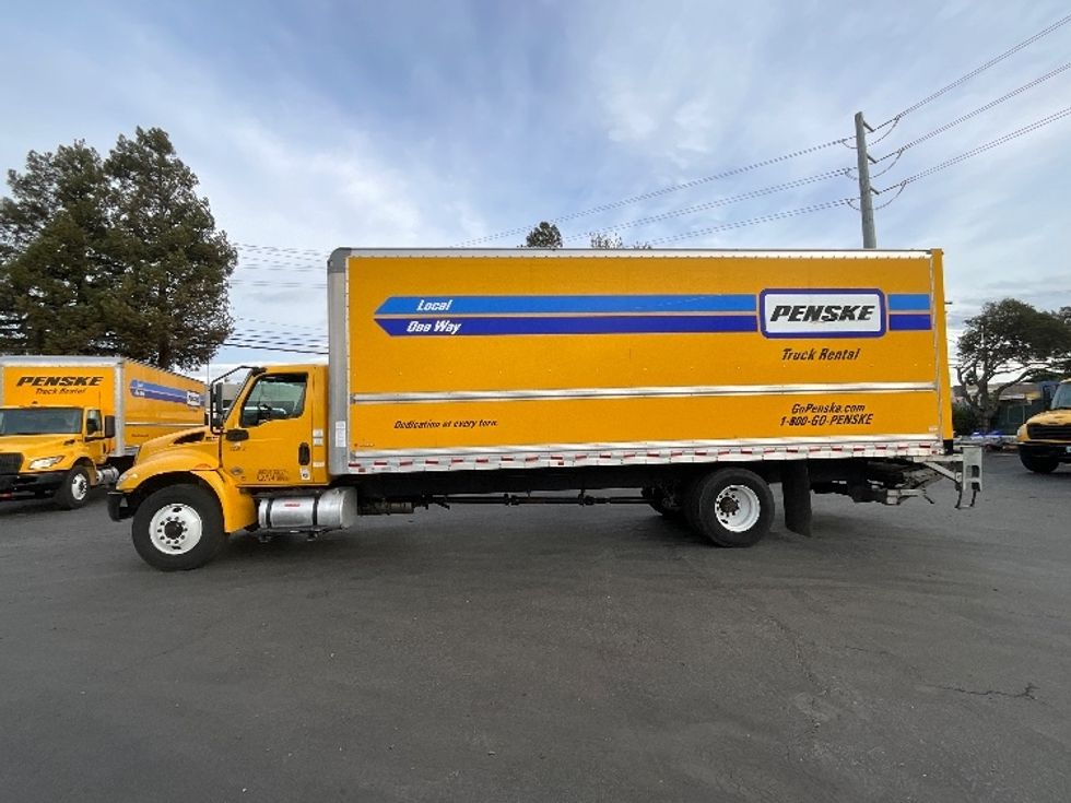 Medium Duty Box Truck-Light and Medium Duty Trucks-International-2020-MV607-West Sacramento-CA-139,912\n\t\tmiles-$ 51,000 - Image 4