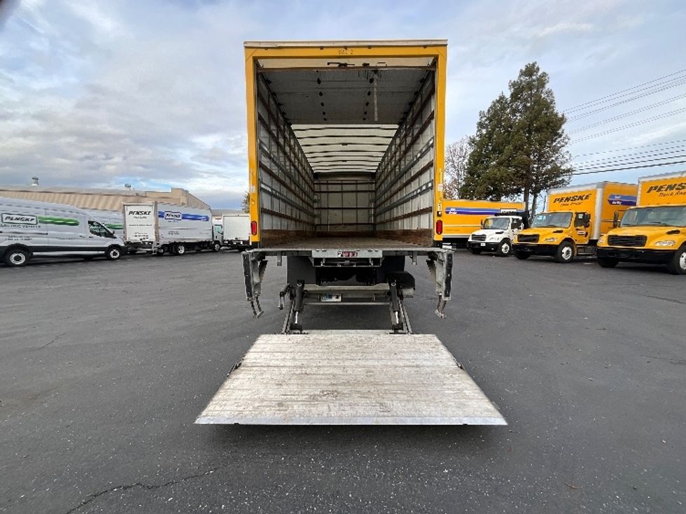 Medium Duty Box Truck-Light and Medium Duty Trucks-International-2020-MV607-West Sacramento-CA-139,912\n\t\tmiles-$ 51,000 - Image 9