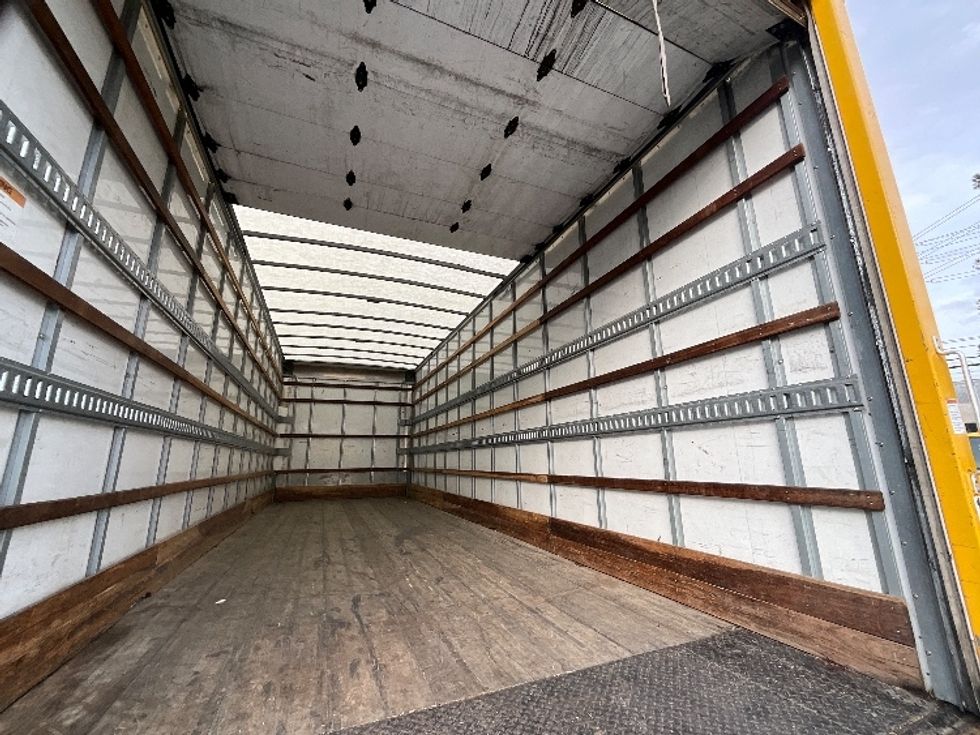 Medium Duty Box Truck-Light and Medium Duty Trucks-International-2020-MV607-West Sacramento-CA-139,912\n\t\tmiles-$ 51,000 - Image 12