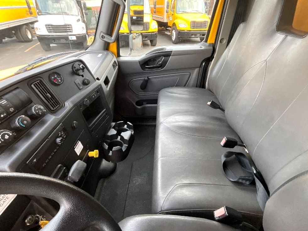 Medium Duty Box Truck-Light and Medium Duty Trucks-International-2020-MV607-West Sacramento-CA-139,912\n\t\tmiles-$ 51,000 - Image 19