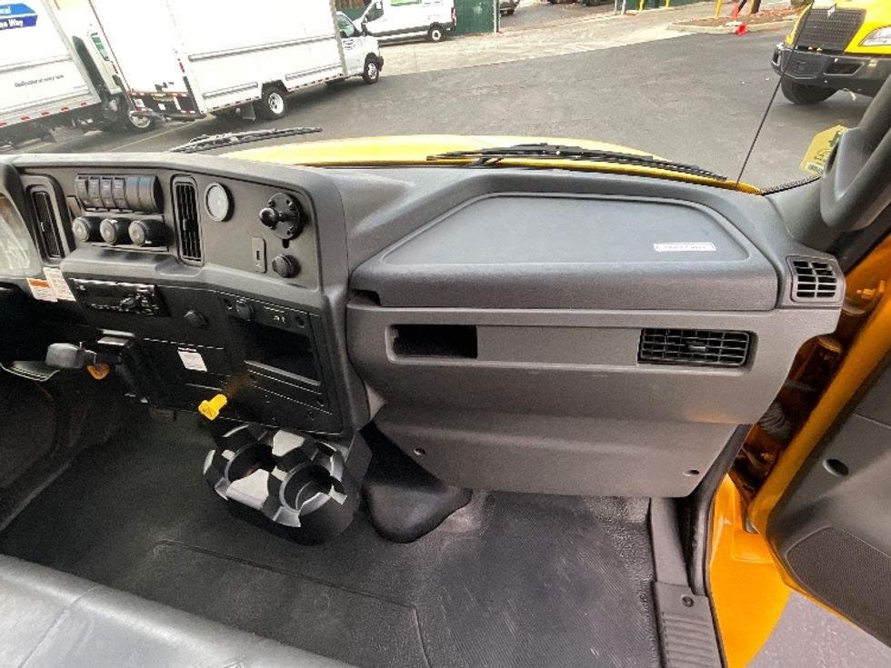 Medium Duty Box Truck-Light and Medium Duty Trucks-International-2020-MV607-West Sacramento-CA-139,912\n\t\tmiles-$ 51,000 - Image 21