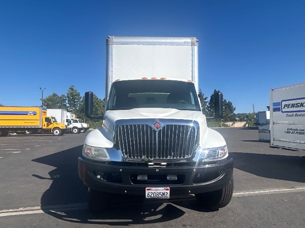 Medium Duty Box Truck-Light and Medium Duty Trucks-International-2020-MV607-West Sacramento-CA-162,098\n\t\tmiles-$ 53,500 - Image 2