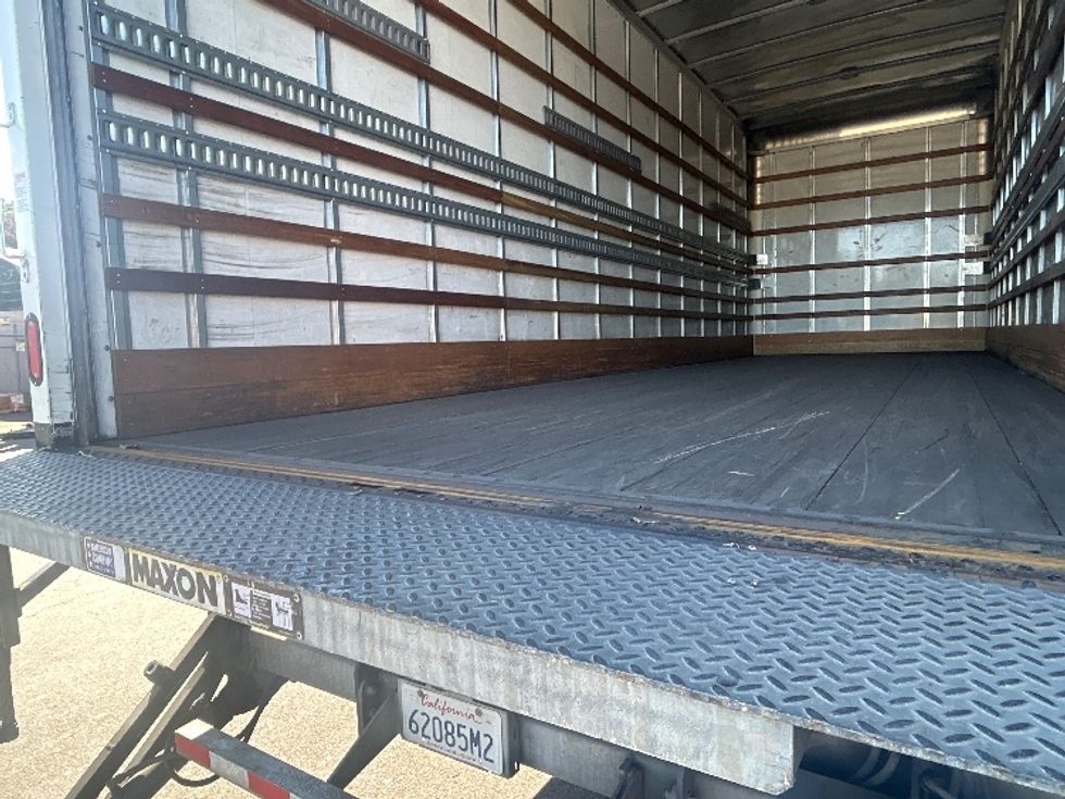 Medium Duty Box Truck-Light and Medium Duty Trucks-International-2020-MV607-West Sacramento-CA-162,098\n\t\tmiles-$ 53,500 - Image 10
