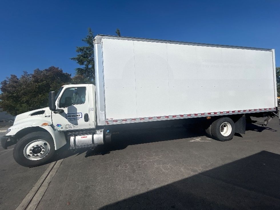 Medium Duty Box Truck-Light and Medium Duty Trucks-International-2020-MV607-West Sacramento-CA-162,098\n\t\tmiles-$ 53,500 - Image 4