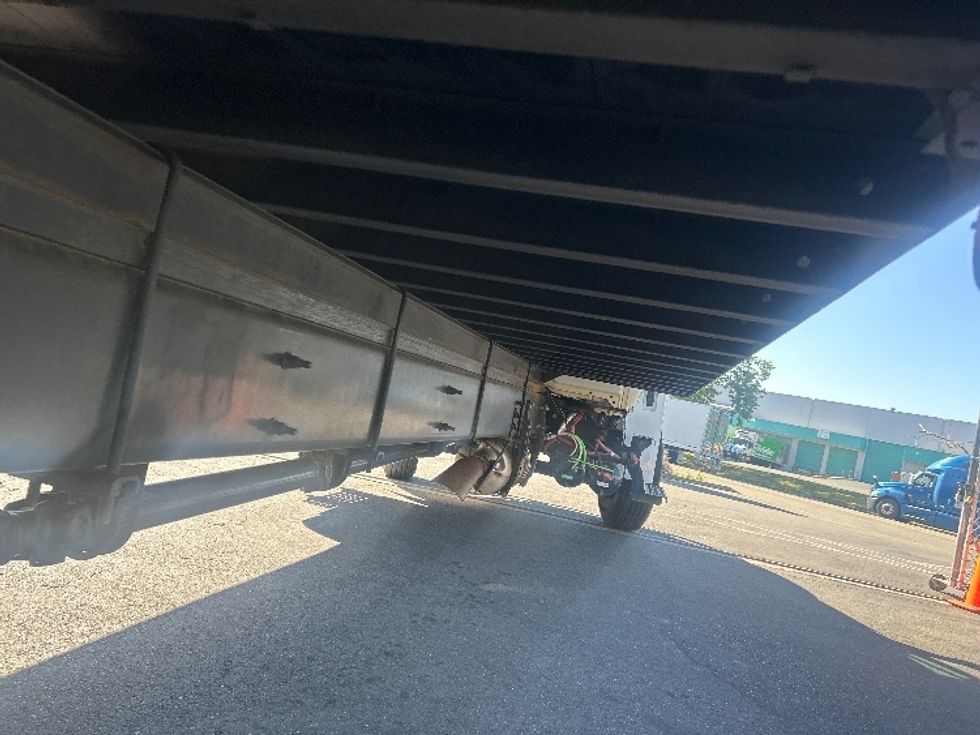 Medium Duty Box Truck-Light and Medium Duty Trucks-International-2020-MV607-West Sacramento-CA-162,098\n\t\tmiles-$ 53,500 - Image 14