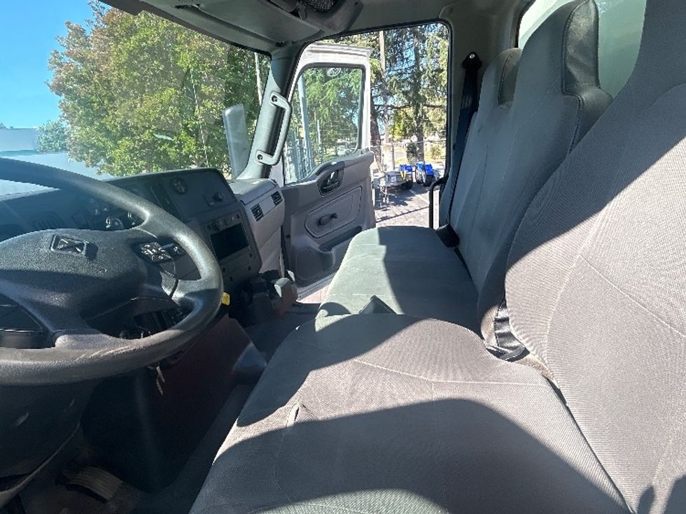 Medium Duty Box Truck-Light and Medium Duty Trucks-International-2020-MV607-West Sacramento-CA-162,098\n\t\tmiles-$ 53,500 - Image 16