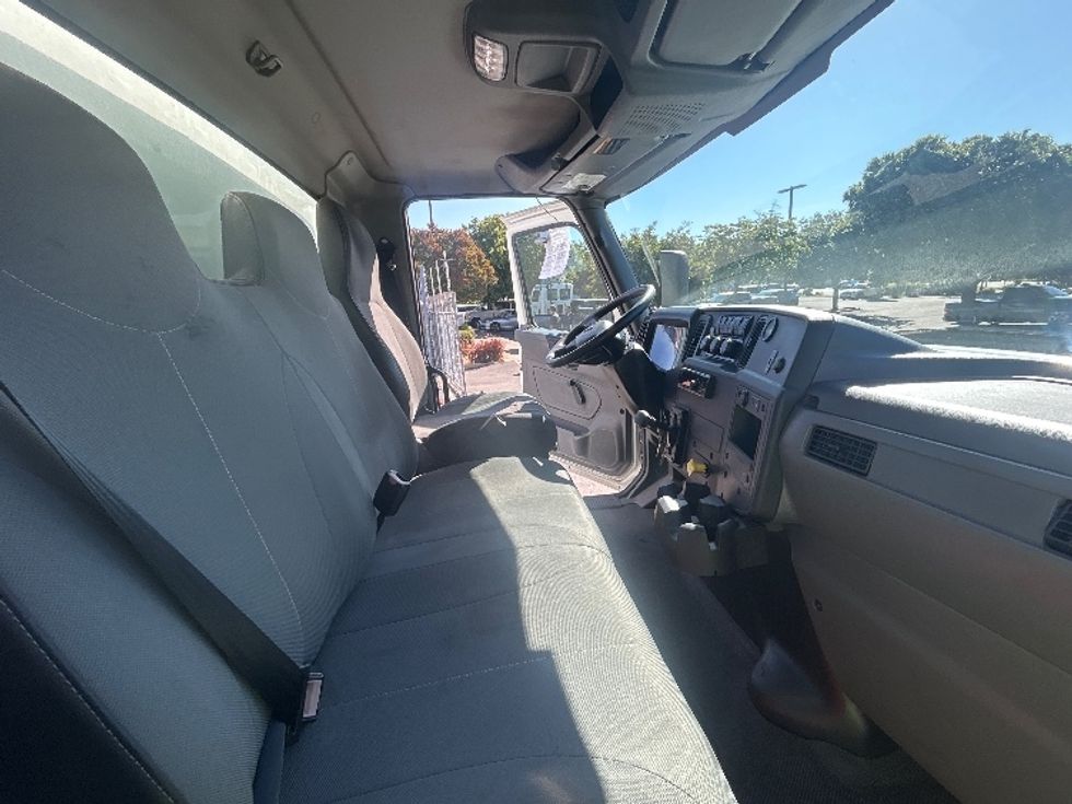 Medium Duty Box Truck-Light and Medium Duty Trucks-International-2020-MV607-West Sacramento-CA-162,098\n\t\tmiles-$ 53,500 - Image 22