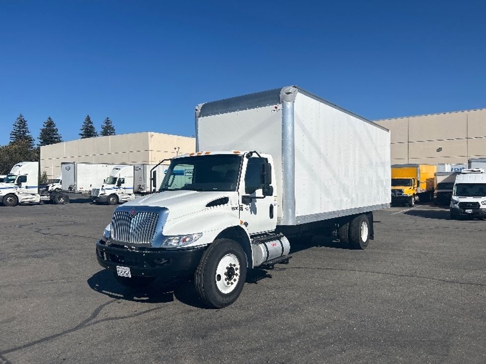 Medium Duty Box Truck-Light and Medium Duty Trucks-International-2020-MV607-West Sacramento-CA-1,673\n\t\tmiles-$ 65,750 - Image 3
