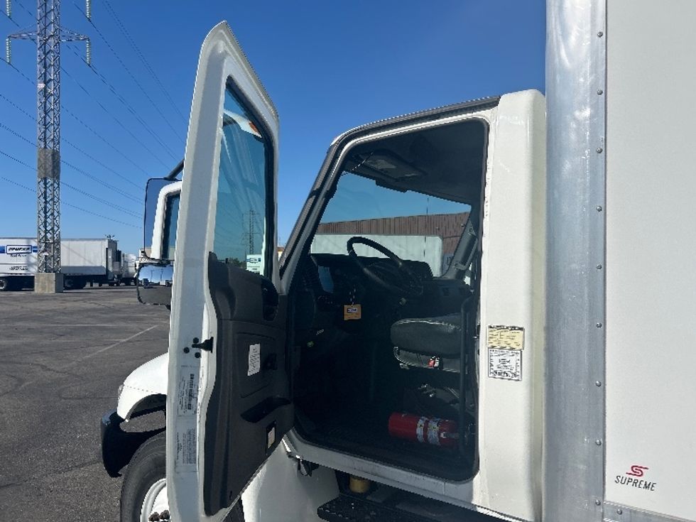 Medium Duty Box Truck-Light and Medium Duty Trucks-International-2020-MV607-West Sacramento-CA-1,673\n\t\tmiles-$ 65,750 - Image 16