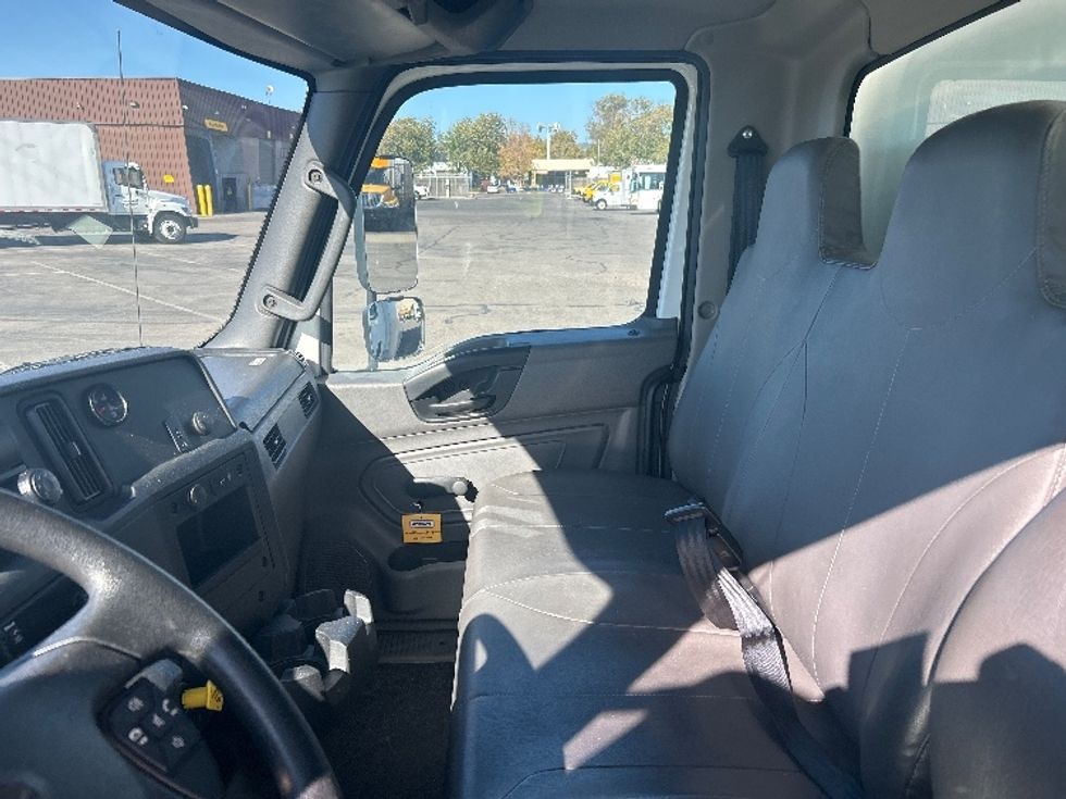 Medium Duty Box Truck-Light and Medium Duty Trucks-International-2020-MV607-West Sacramento-CA-1,673\n\t\tmiles-$ 65,750 - Image 19