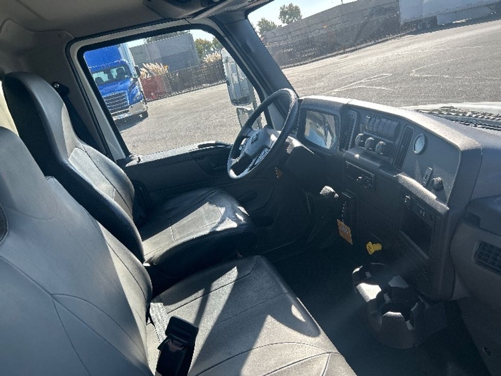 Medium Duty Box Truck-Light and Medium Duty Trucks-International-2020-MV607-West Sacramento-CA-1,673\n\t\tmiles-$ 65,750 - Image 22