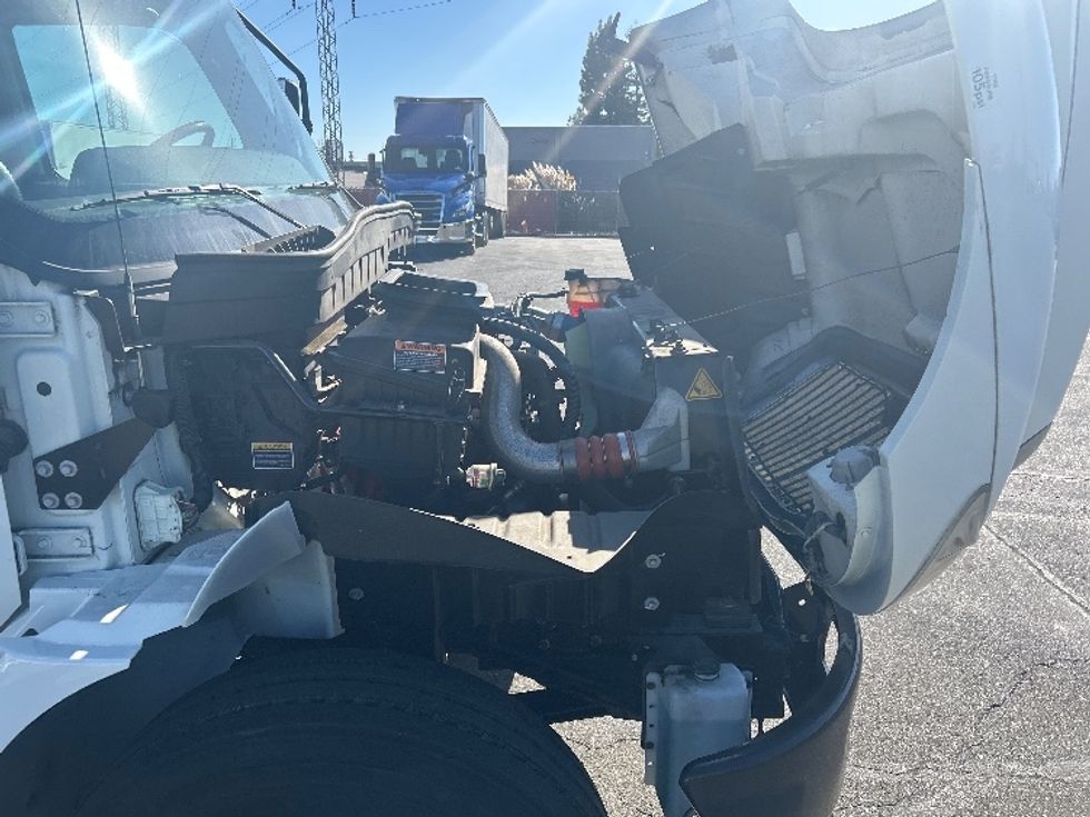 Medium Duty Box Truck-Light and Medium Duty Trucks-International-2020-MV607-West Sacramento-CA-1,673\n\t\tmiles-$ 65,750 - Image 23