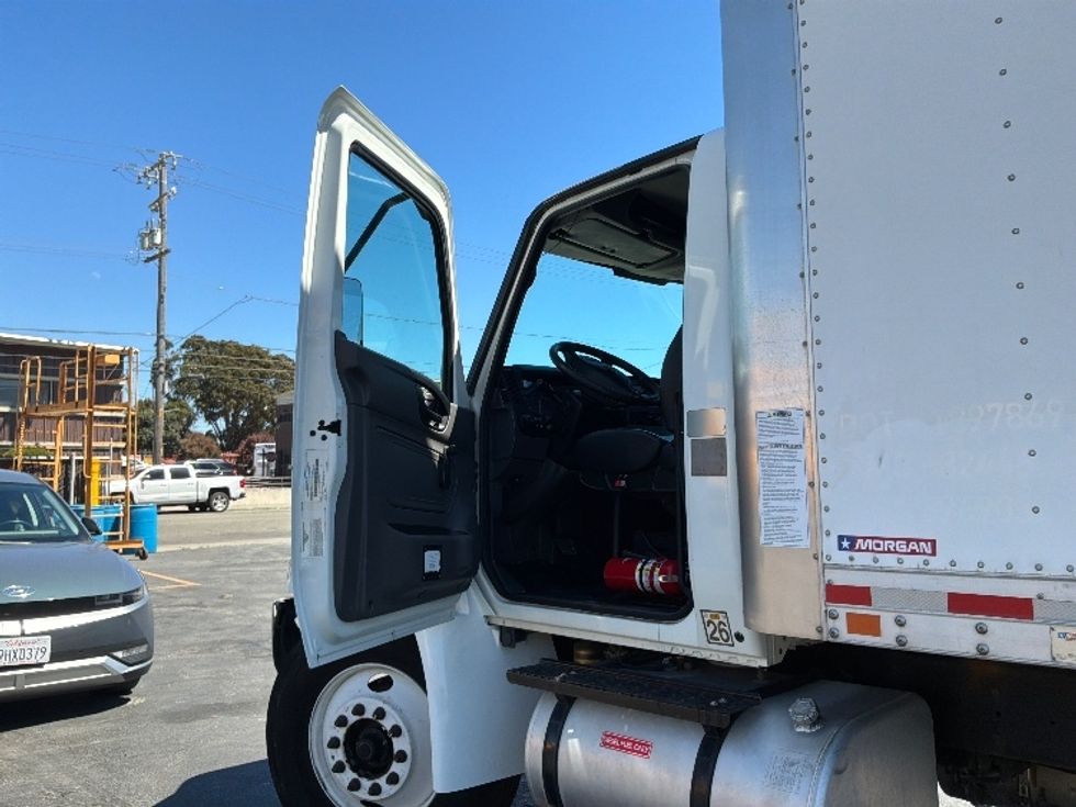 Medium Duty Box Truck-Light and Medium Duty Trucks-International-2020-MV607-West Sacramento-CA-204,025\n\t\tmiles-$ 53,750 - Image 16