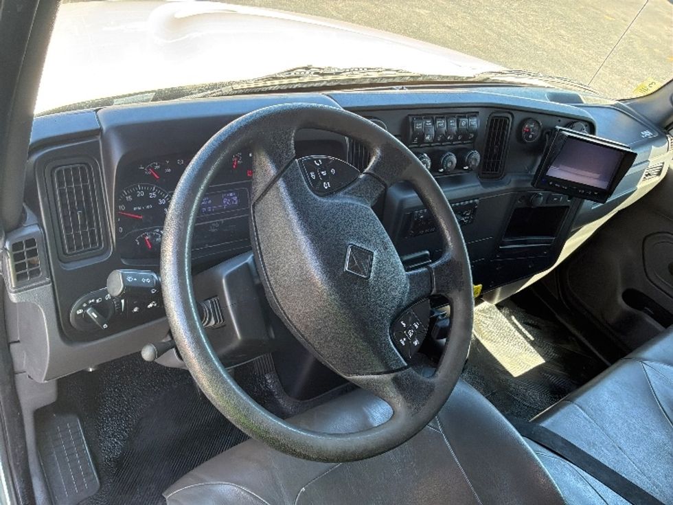 Medium Duty Box Truck-Light and Medium Duty Trucks-International-2020-MV607-West Sacramento-CA-204,025\n\t\tmiles-$ 53,750 - Image 17