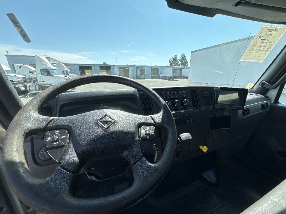 Medium Duty Box Truck-Light and Medium Duty Trucks-International-2020-MV607-West Sacramento-CA-204,025\n\t\tmiles-$ 53,750 - Image 18