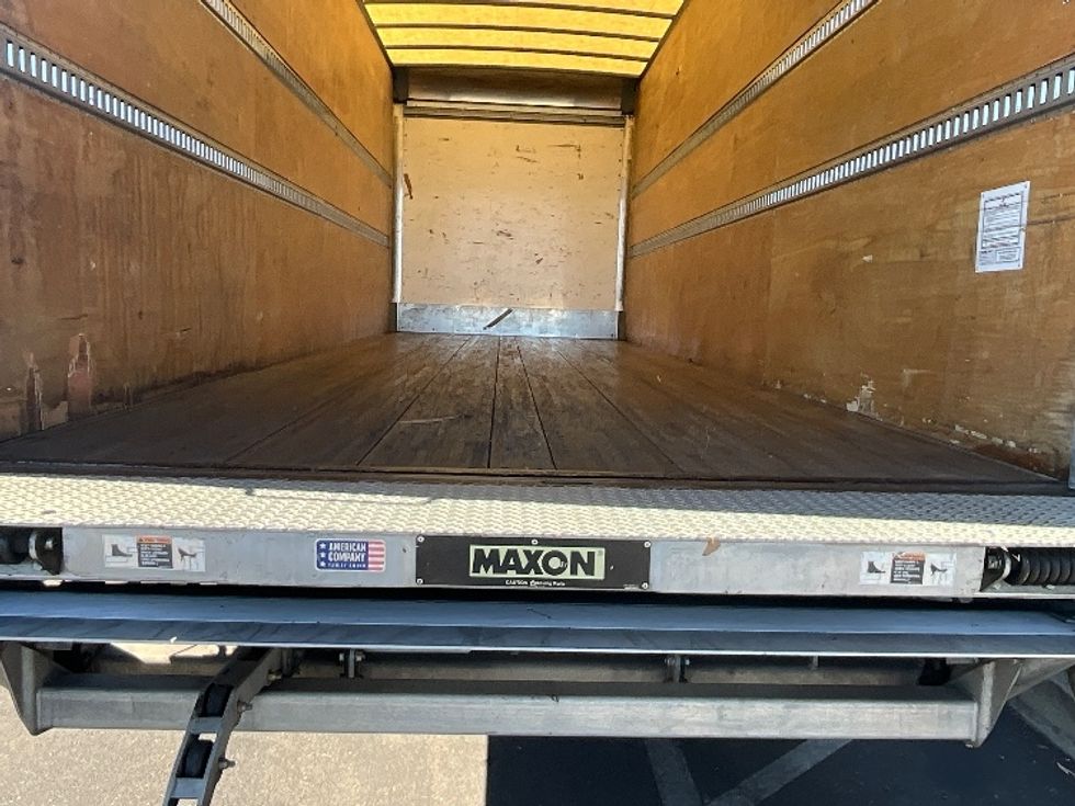 Medium Duty Box Truck-Light and Medium Duty Trucks-International-2020-MV607-West Sacramento-CA-209,319\n\t\tmiles-$ 47,250 - Image 10