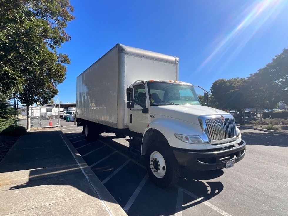 Medium Duty Box Truck-Light and Medium Duty Trucks-International-2020-MV607-West Sacramento-CA-209,319\n\t\tmiles-$ 47,250 - Image 1